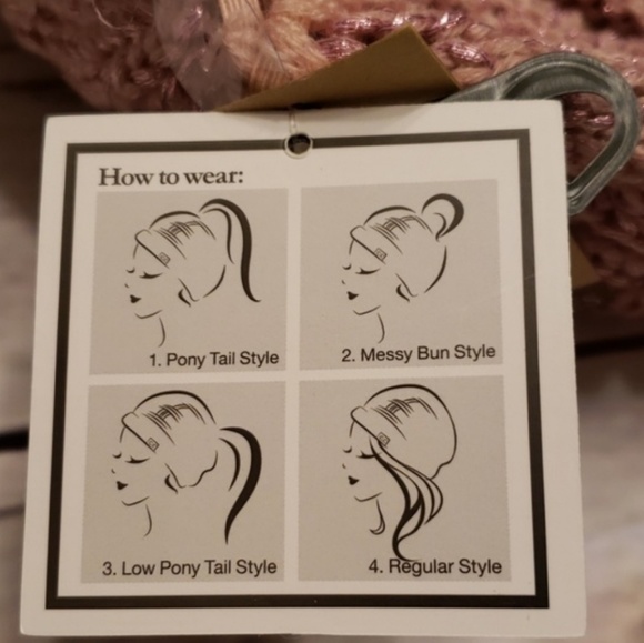 🍂CC Beanie🍂Messy Bun with glitter strands - Picture 5 of 5